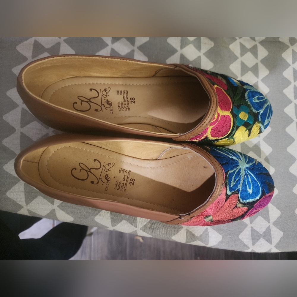 Colorful Embroidered Women's Flats